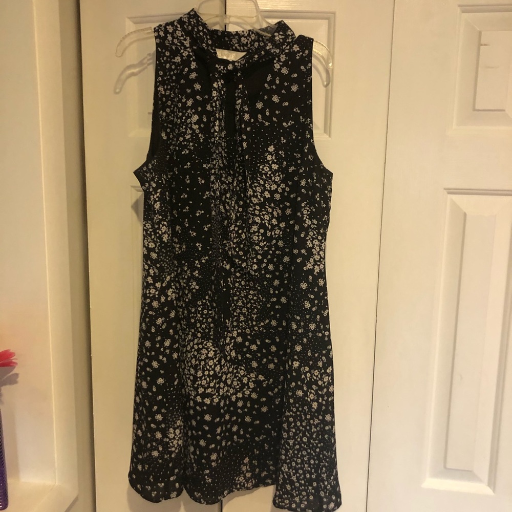 Sleeves above the knee dress